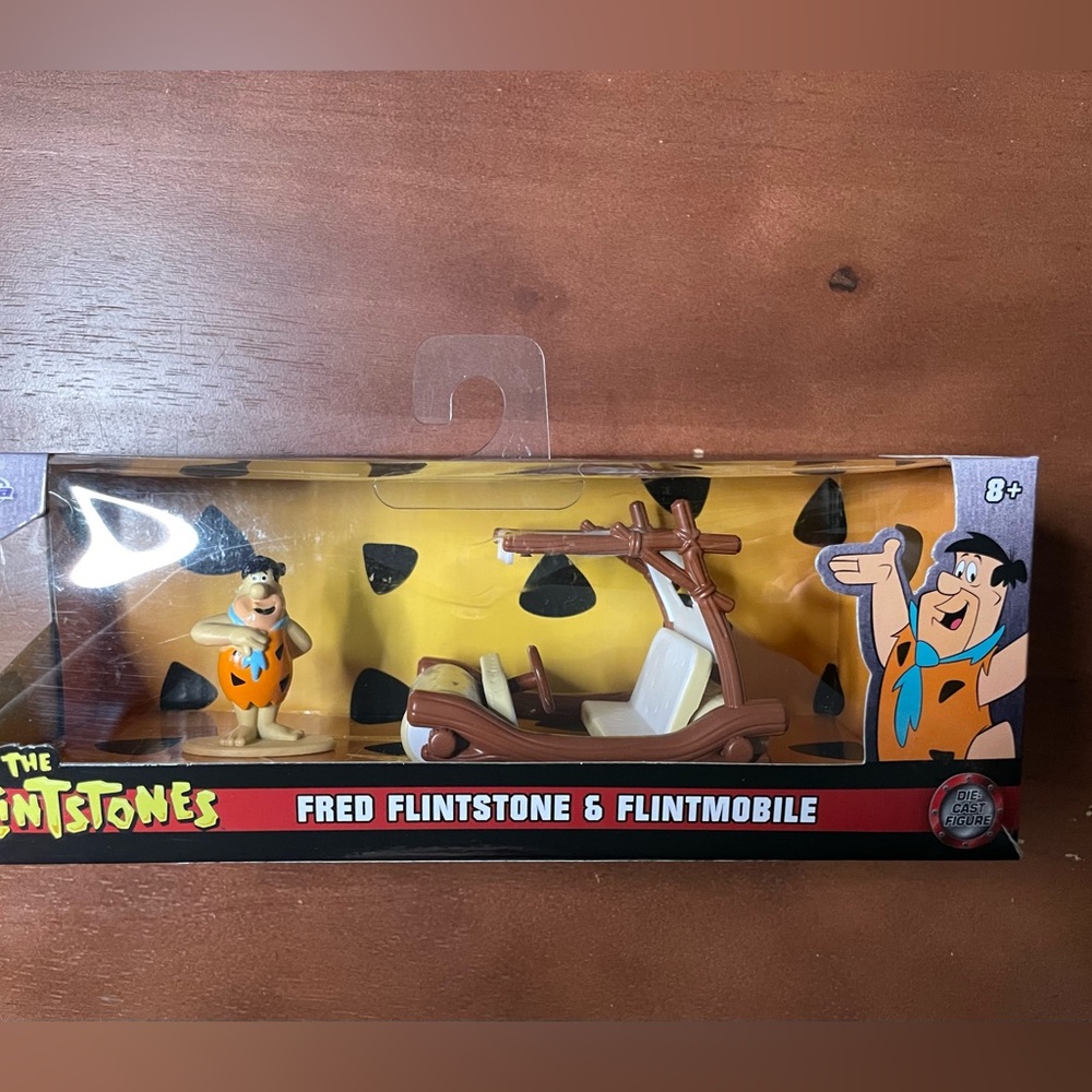 1/32 Jada Flintmobile with Fred Flintstone Diecast Figurine Model Car 33382